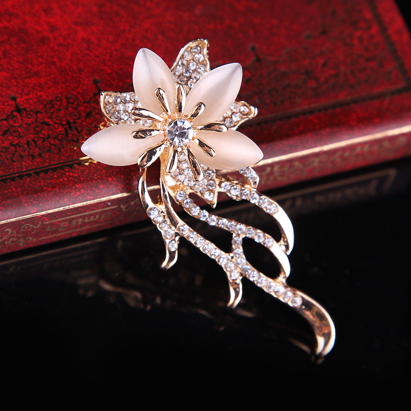 Vintage Cat's Eye Stone Orchid - đánh giá và giá Women Accessories Bouquet